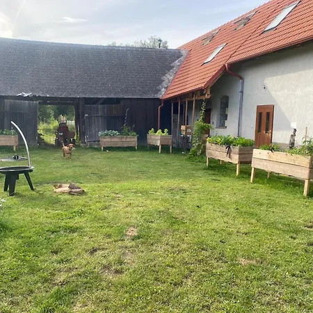 Podkrovni Pro 1-5 Osob Alloggio in famiglia Knínice